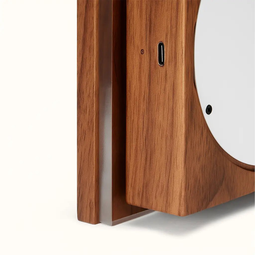 Lane notenhouten draadloze wandlamp