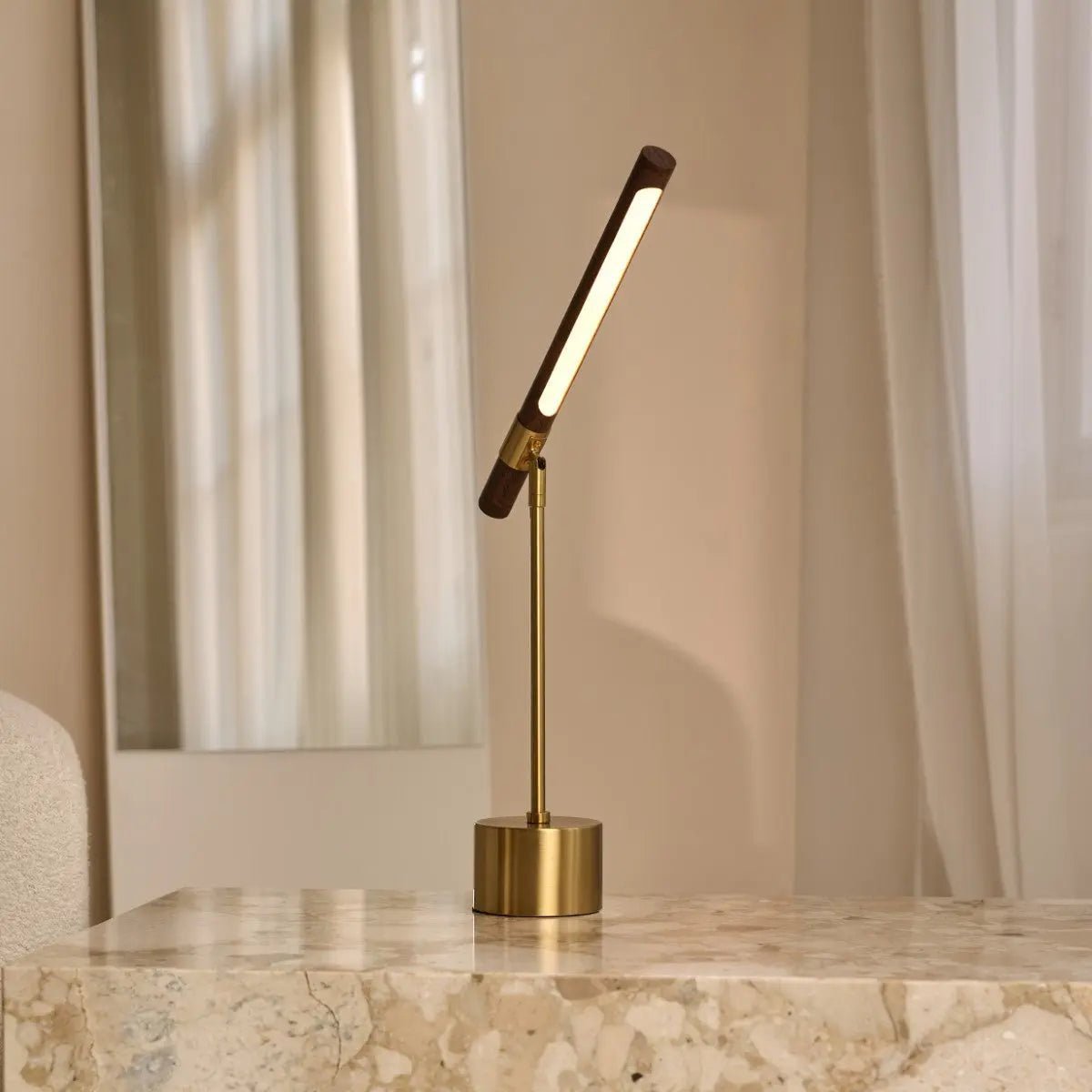 Livia goudkleurige metalen lamp met hout