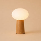 Max lichtbruine houten draadloze tafellamp