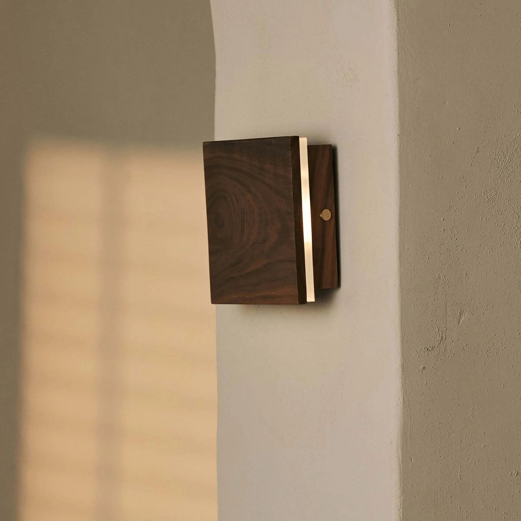 Lane notenhouten draadloze wandlamp