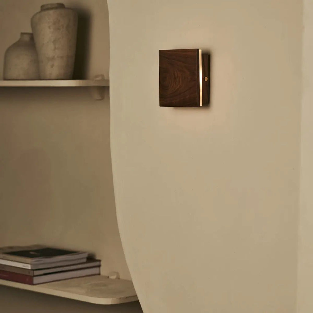 Lane notenhouten draadloze wandlamp