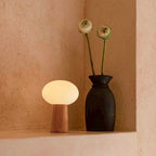 Max lichtbruine houten draadloze tafellamp