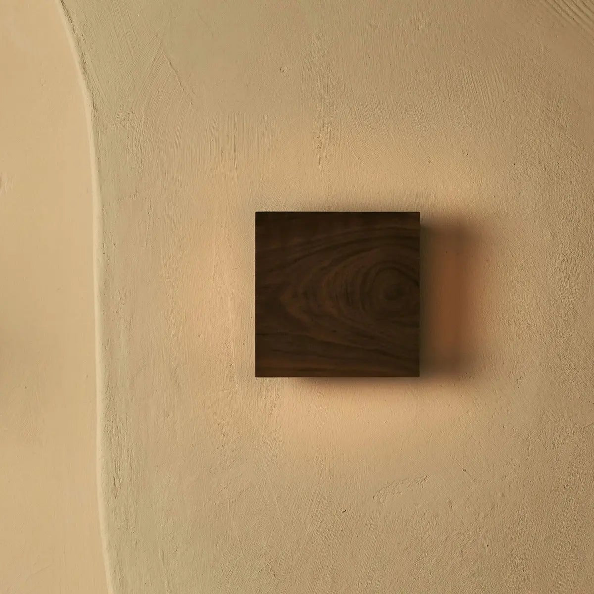 Lane notenhouten draadloze wandlamp