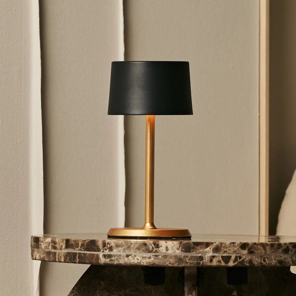 David Zwart & Goud Oplaadbare Tafellamp