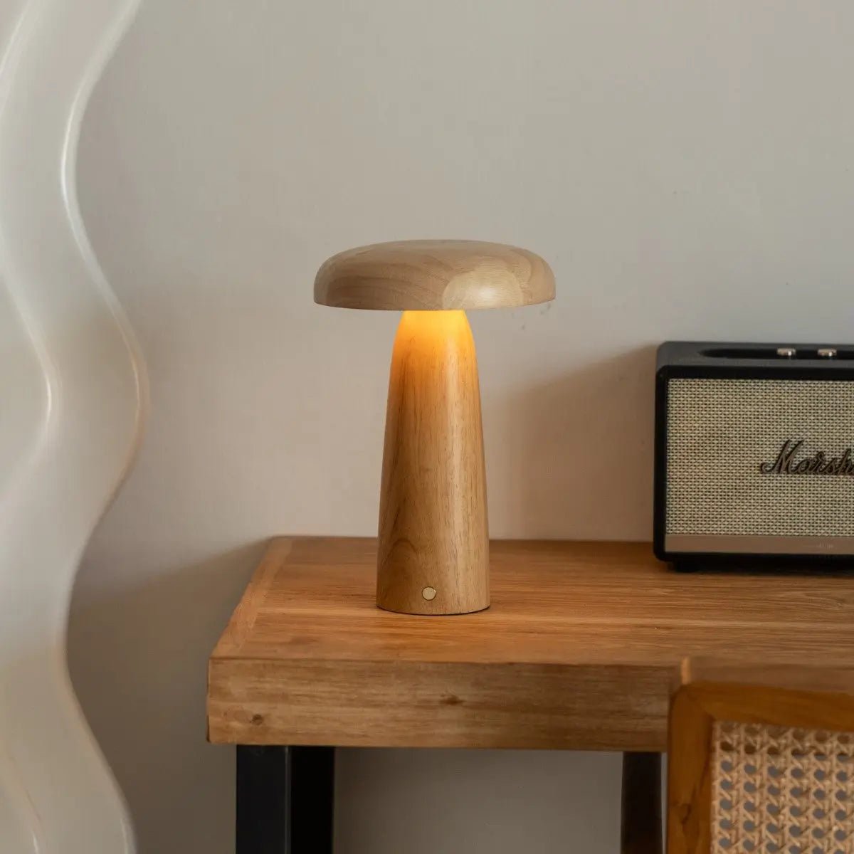 Lennart Lichtbruine houten oplaadbare tafellamp